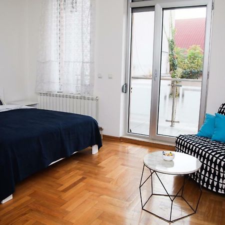 Mikele Apartamento Belgrado Exterior foto